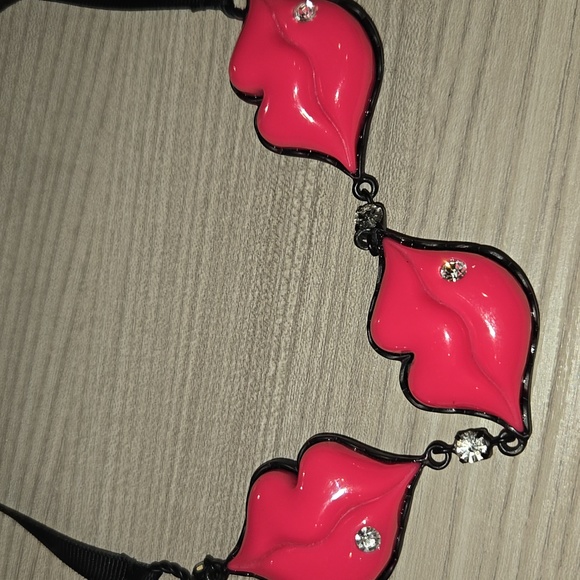 Betsy Johnson lips set earrings necklace - Picture 4 of 5